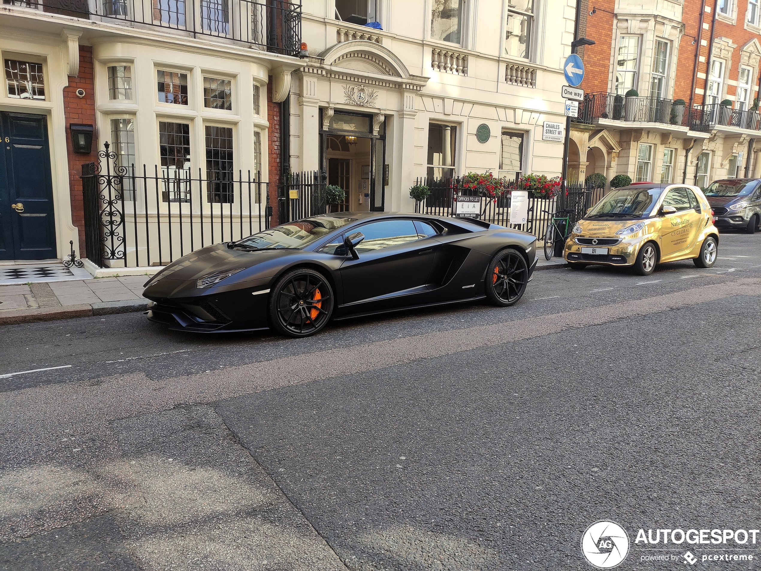 Lamborghini Aventador S LP740-4