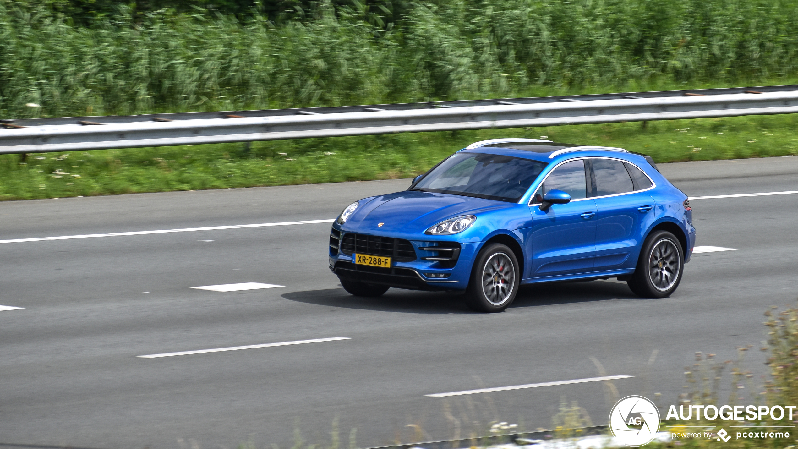 Porsche 95B Macan Turbo