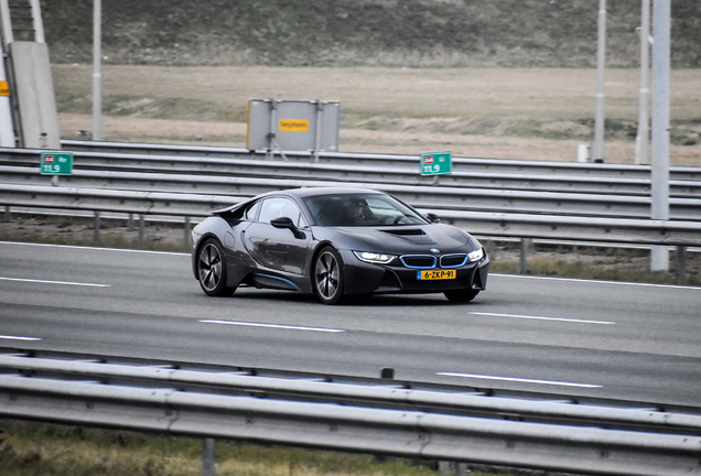 BMW i8