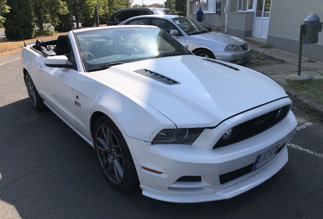 Ford Mustang GT Convertible 2013