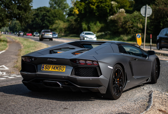 Lamborghini Aventador LP700-4 Roadster