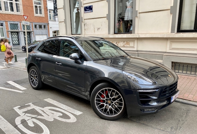 Porsche 95B Macan Turbo