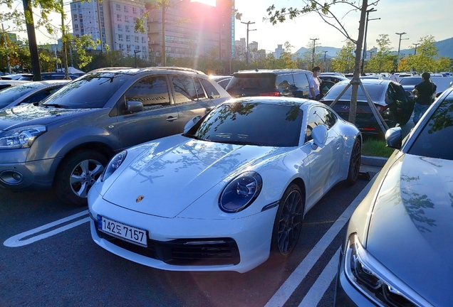 Porsche 992 Carrera 4S