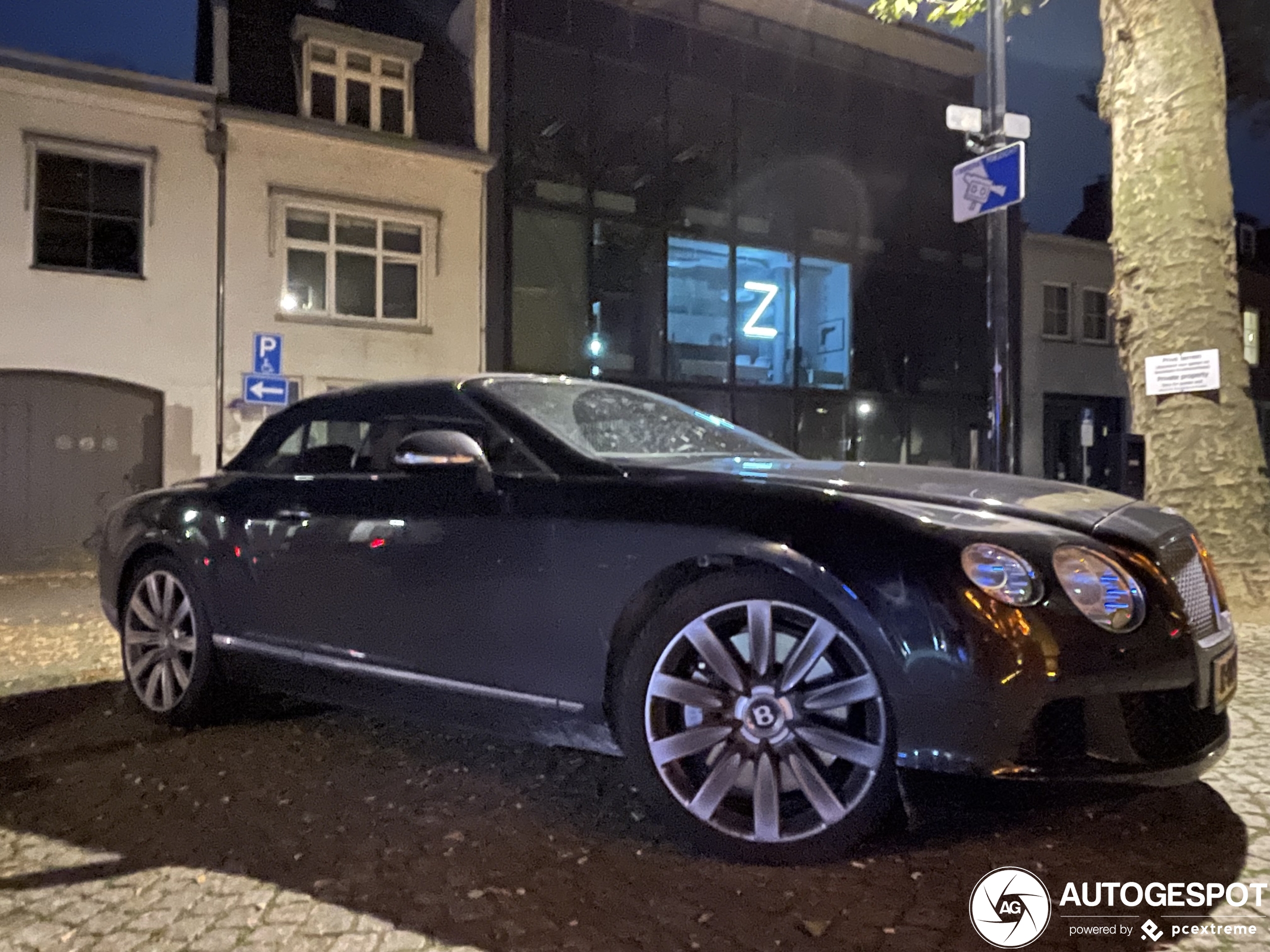 Bentley Continental GTC 2012