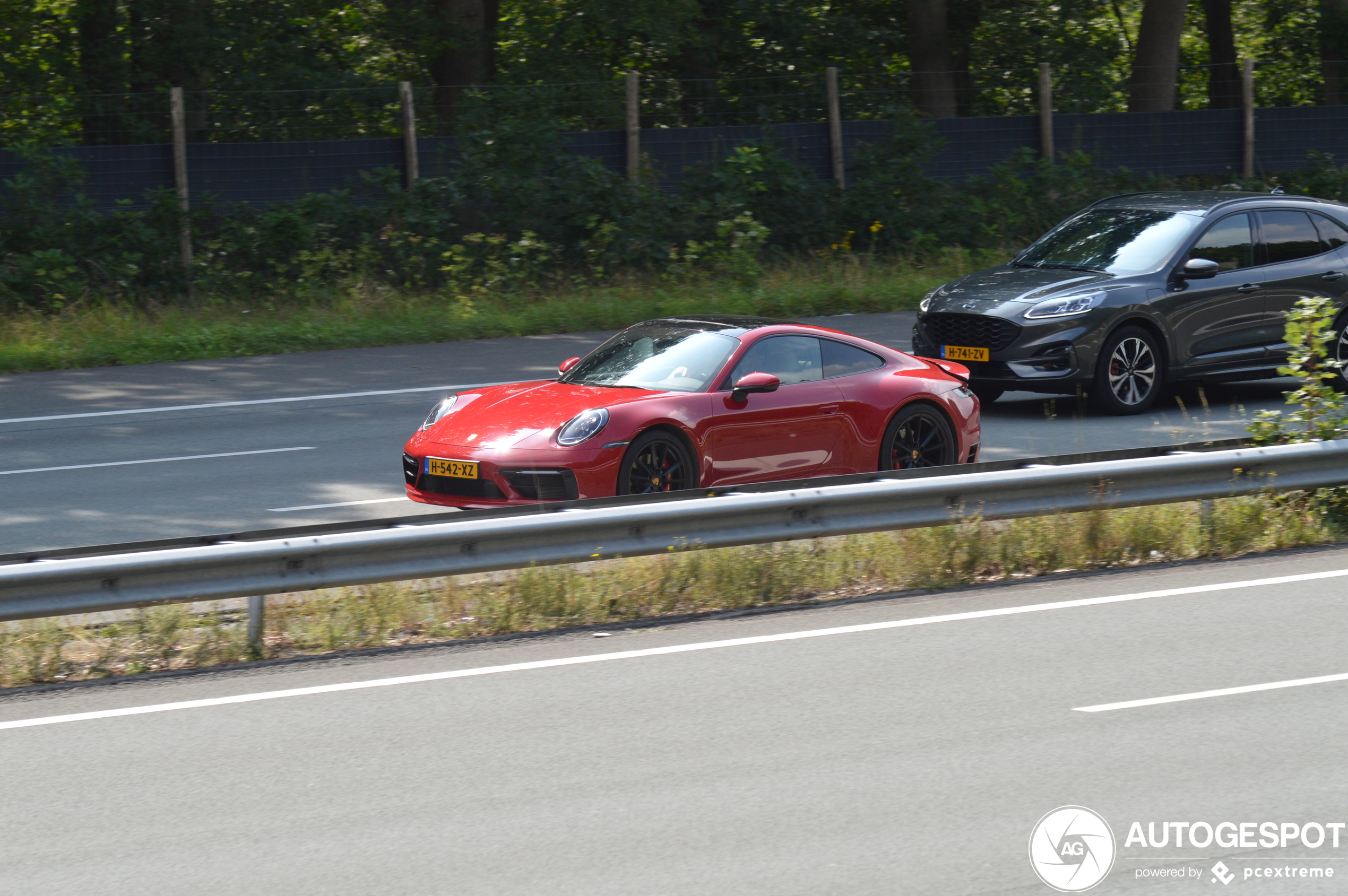 Porsche 992 Carrera 4S