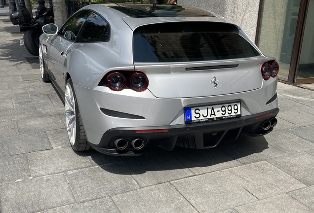 Ferrari GTC4Lusso