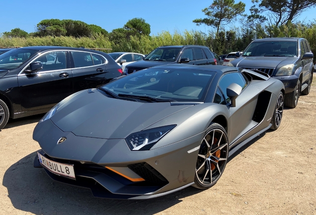 Lamborghini Aventador S LP740-4 Roadster