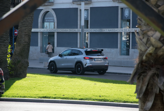 Mercedes-AMG GLA 45 S 4MATIC+ H247