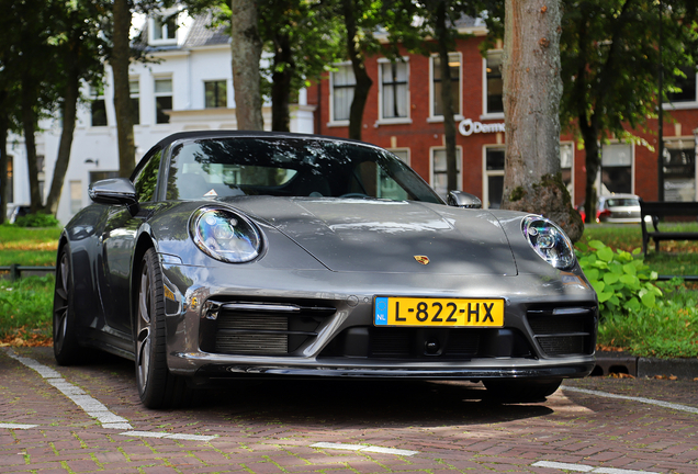 Porsche 992 Carrera 4S Cabriolet