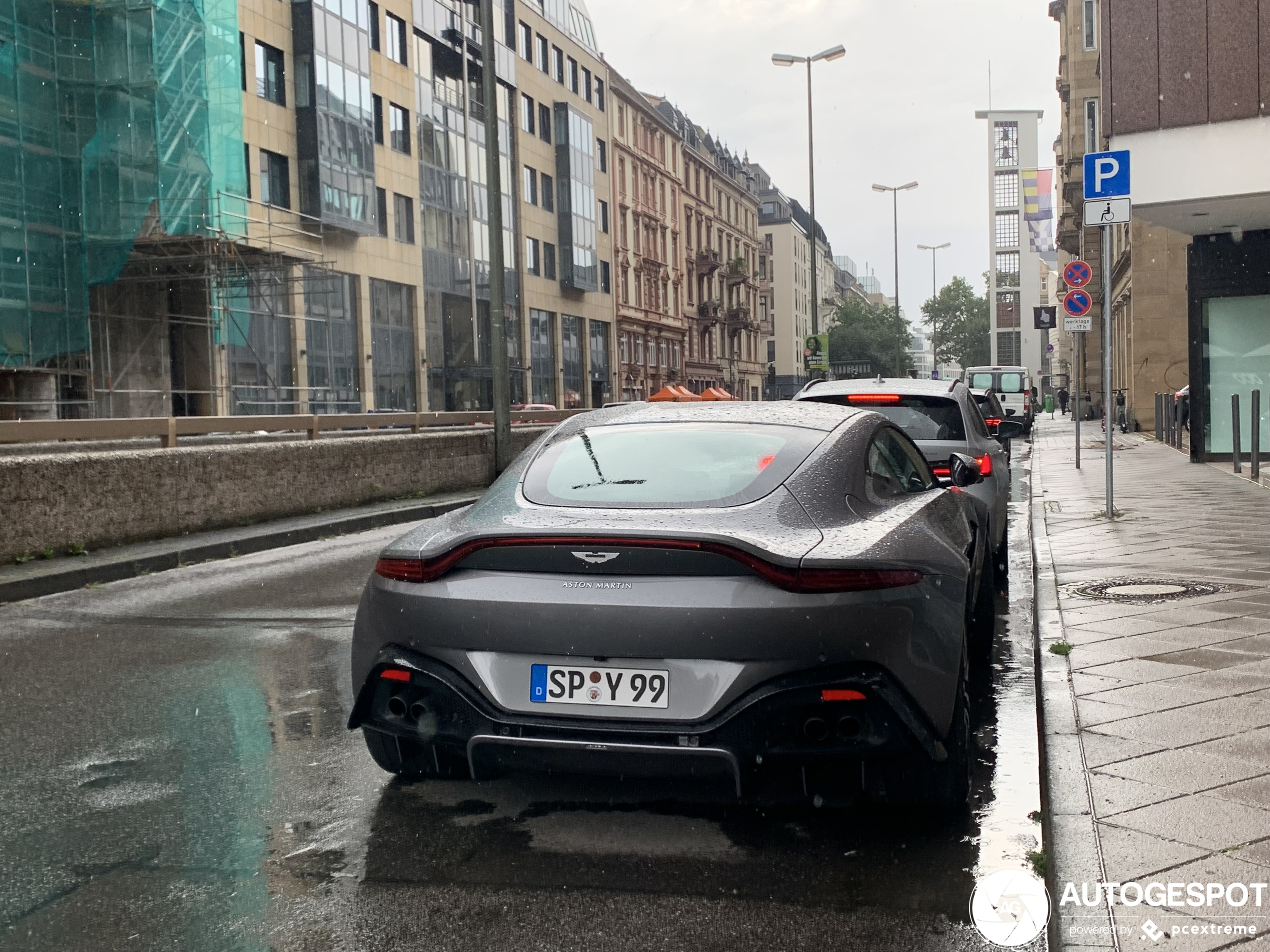 Aston Martin V8 Vantage 2018