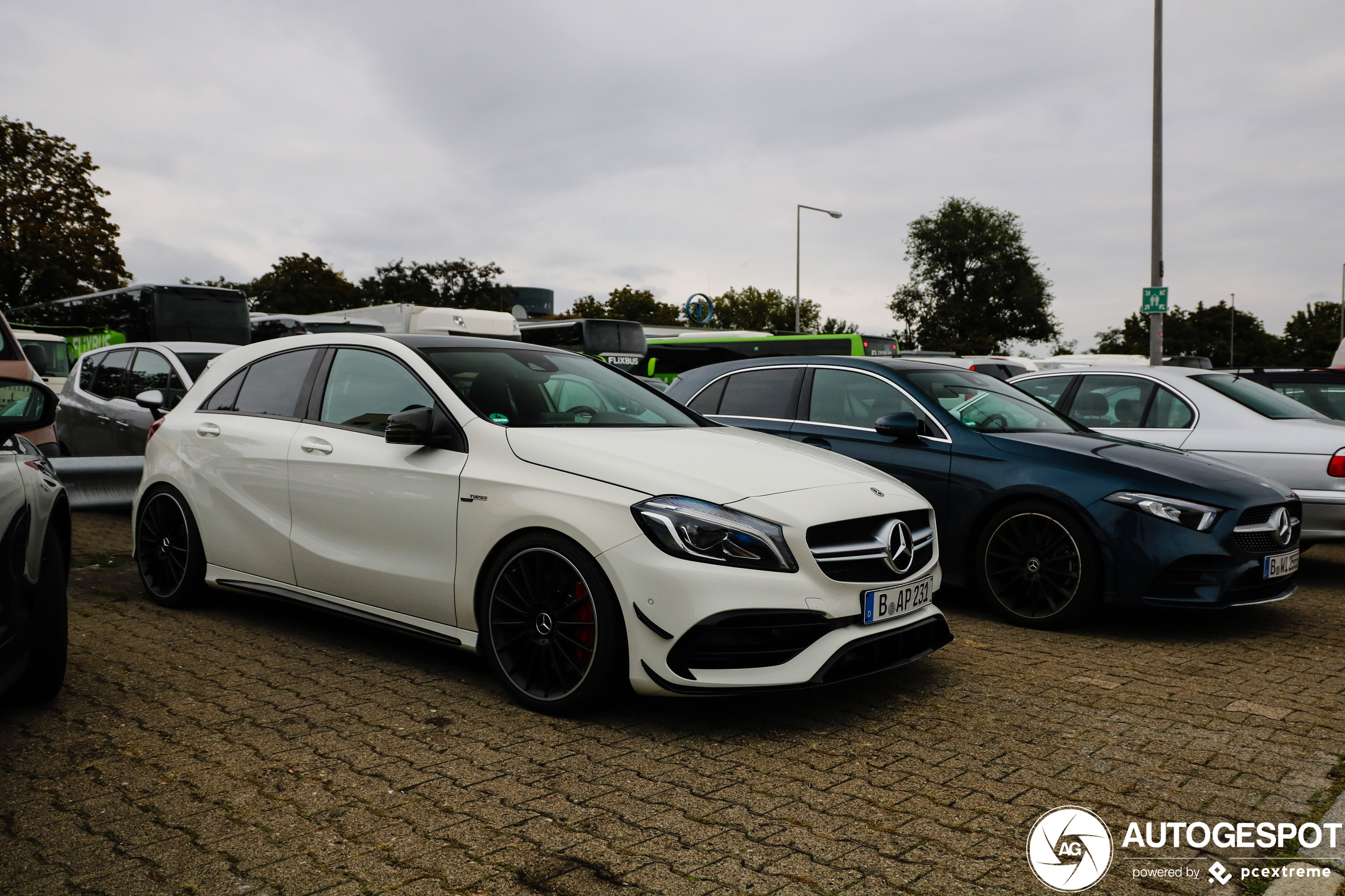 Mercedes-AMG A 45 W176 2015