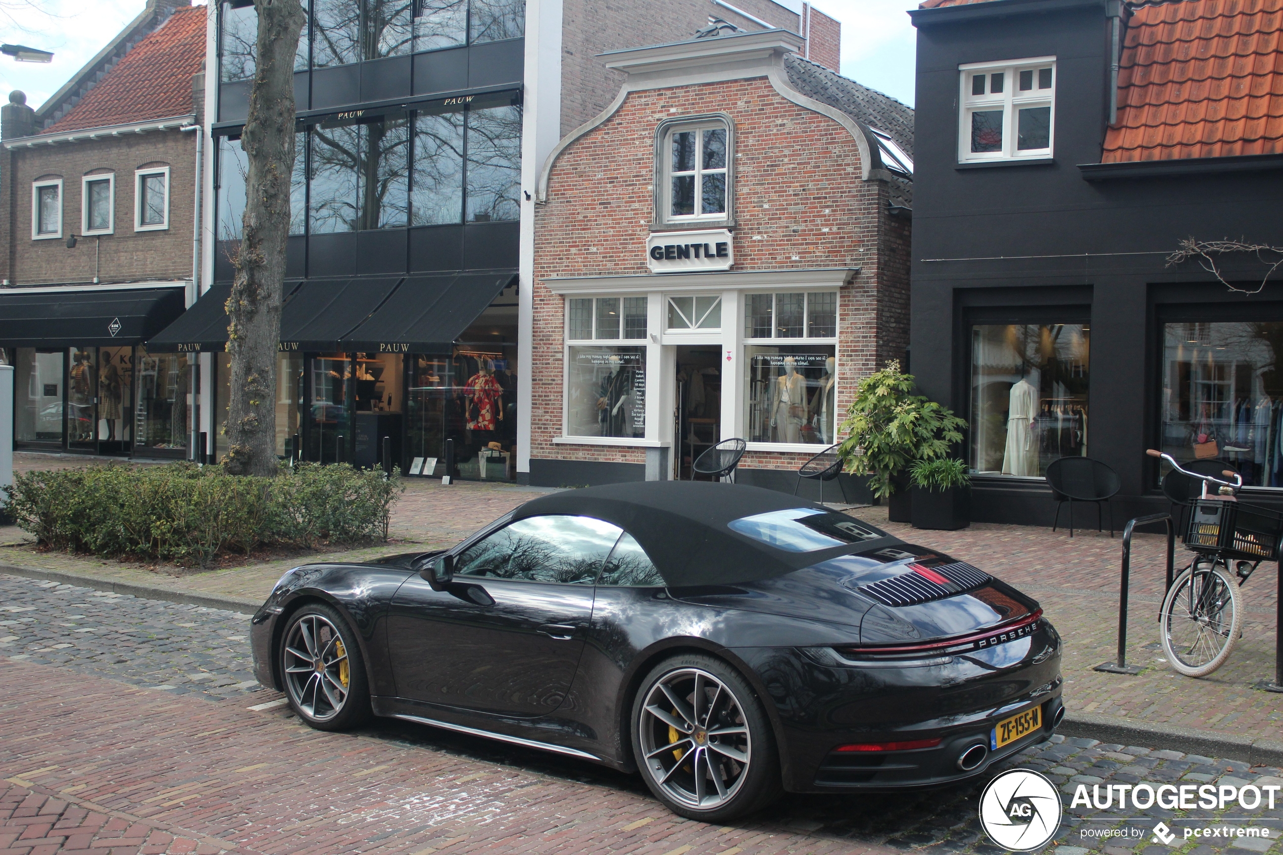 Porsche 992 Carrera 4S Cabriolet