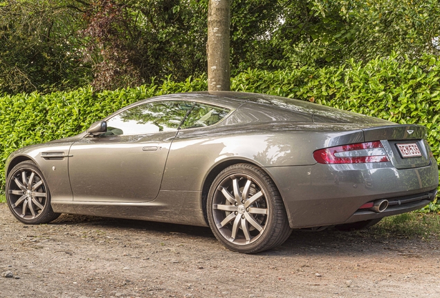 Aston Martin DB9