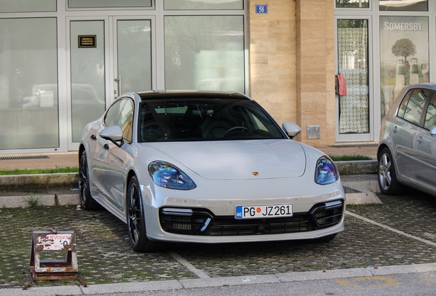 Porsche 971 Panamera Turbo