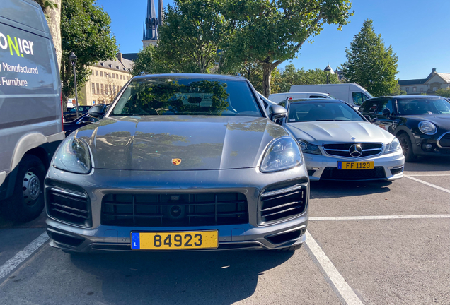 Porsche 9YA Cayenne GTS