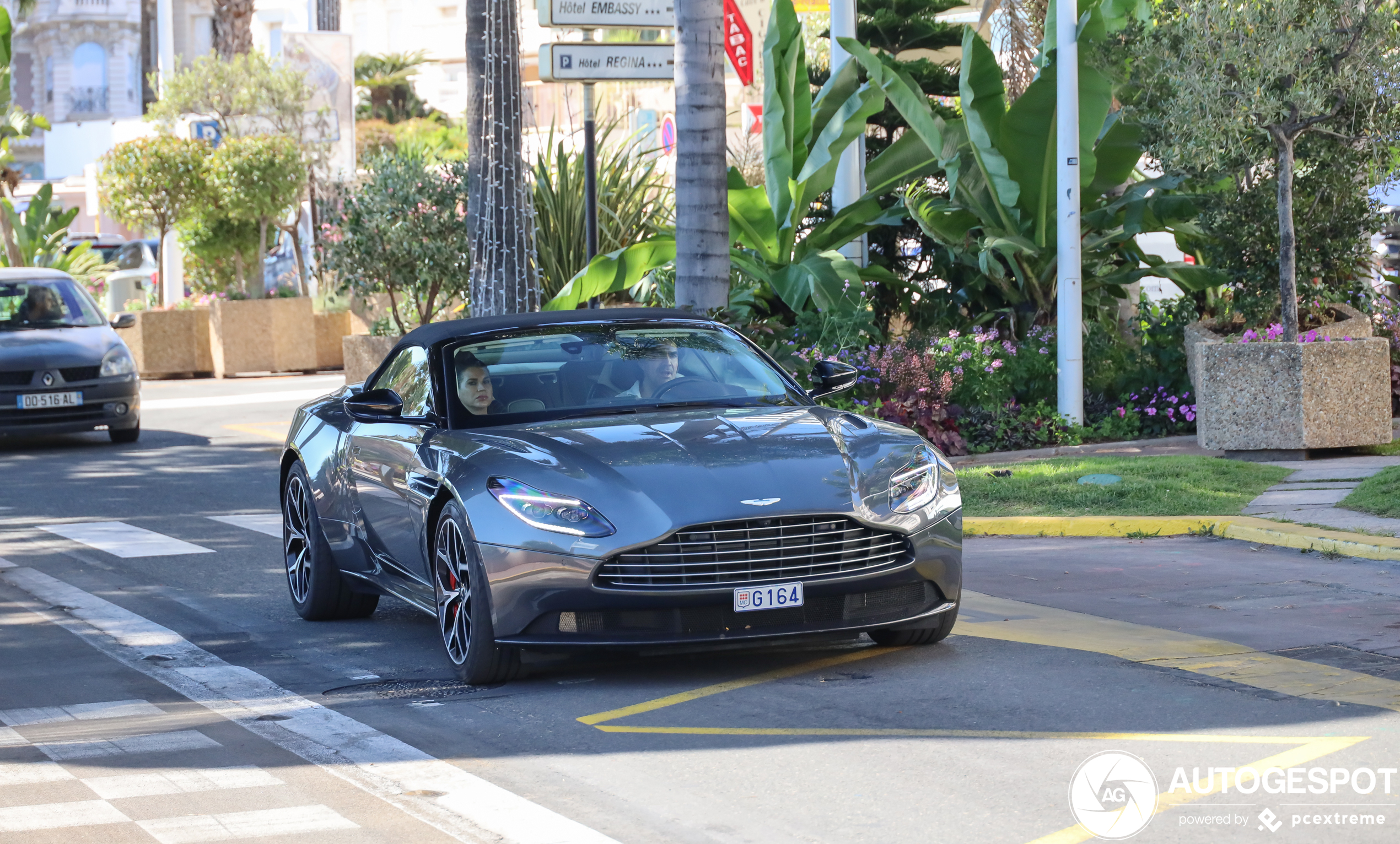 Aston Martin DB11 V8 Volante