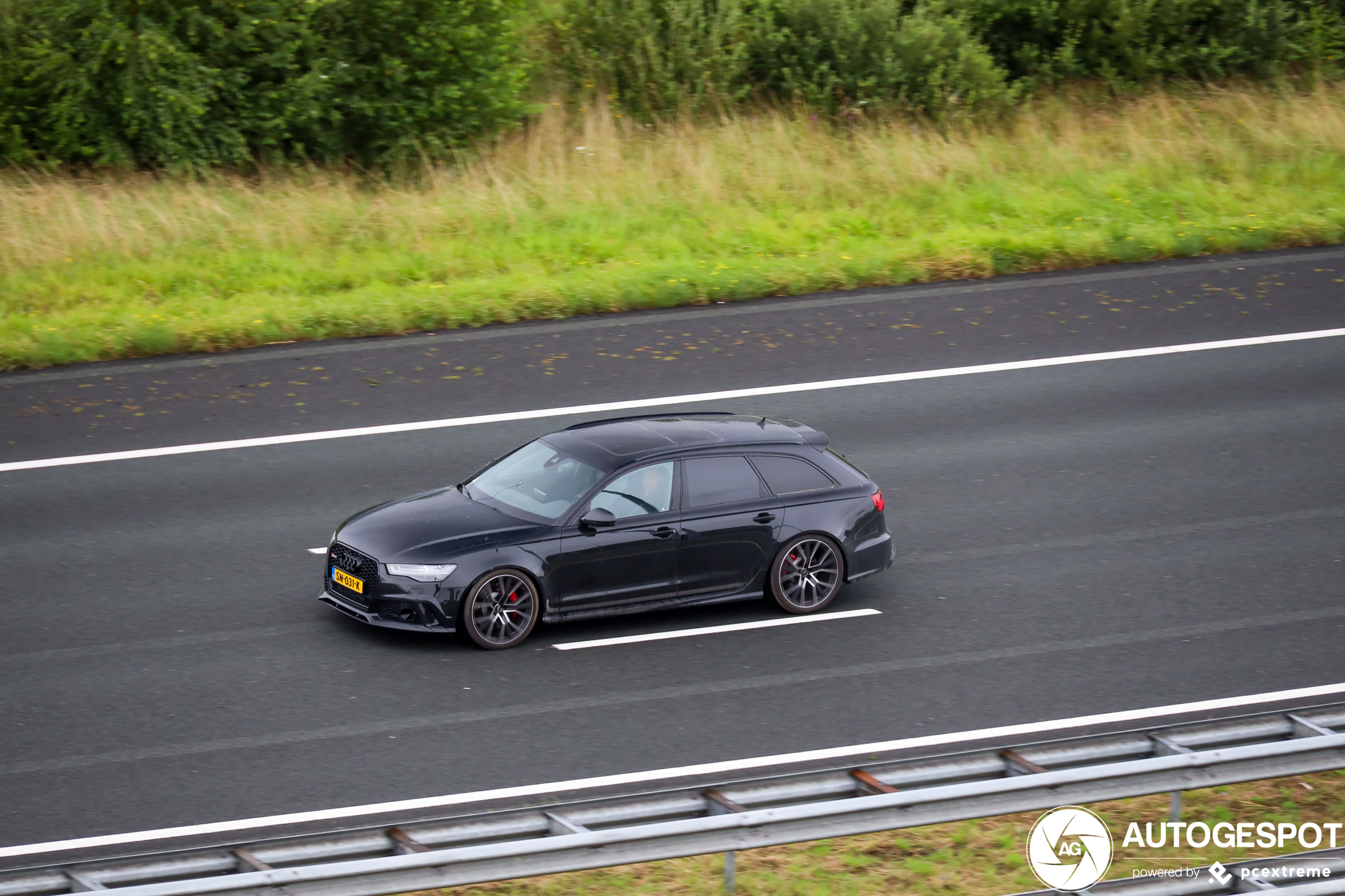 Audi RS6 Avant C7 2015