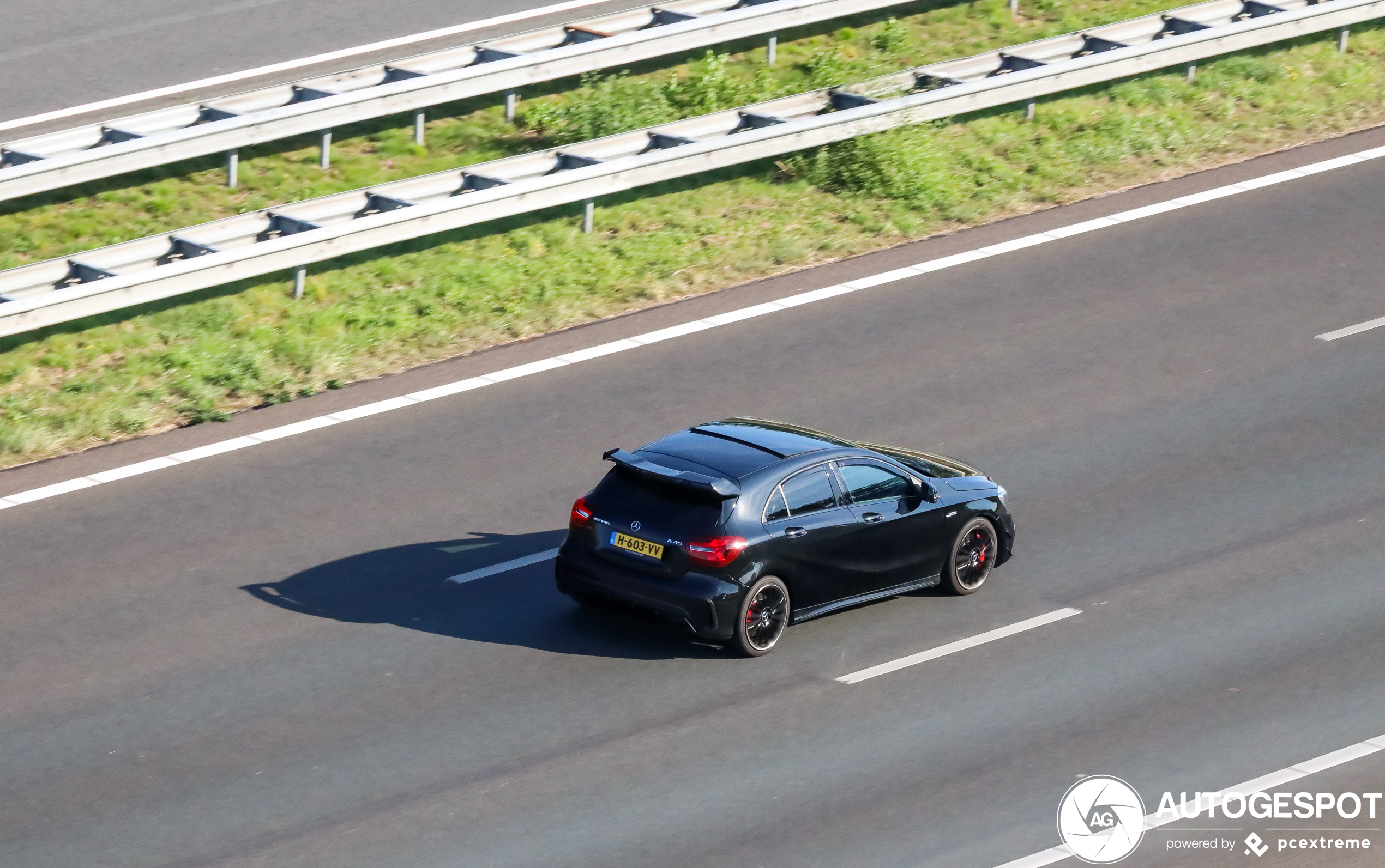 Mercedes-AMG A 45 W176 2015