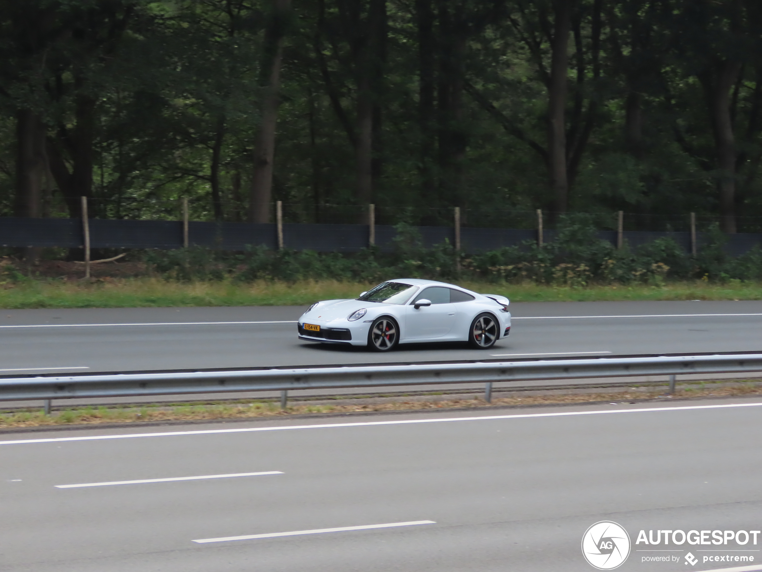 Porsche 992 Carrera 4S