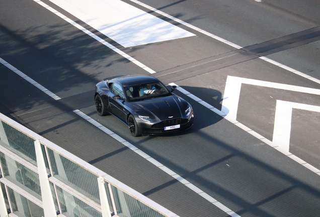 Aston Martin DB11 AMR