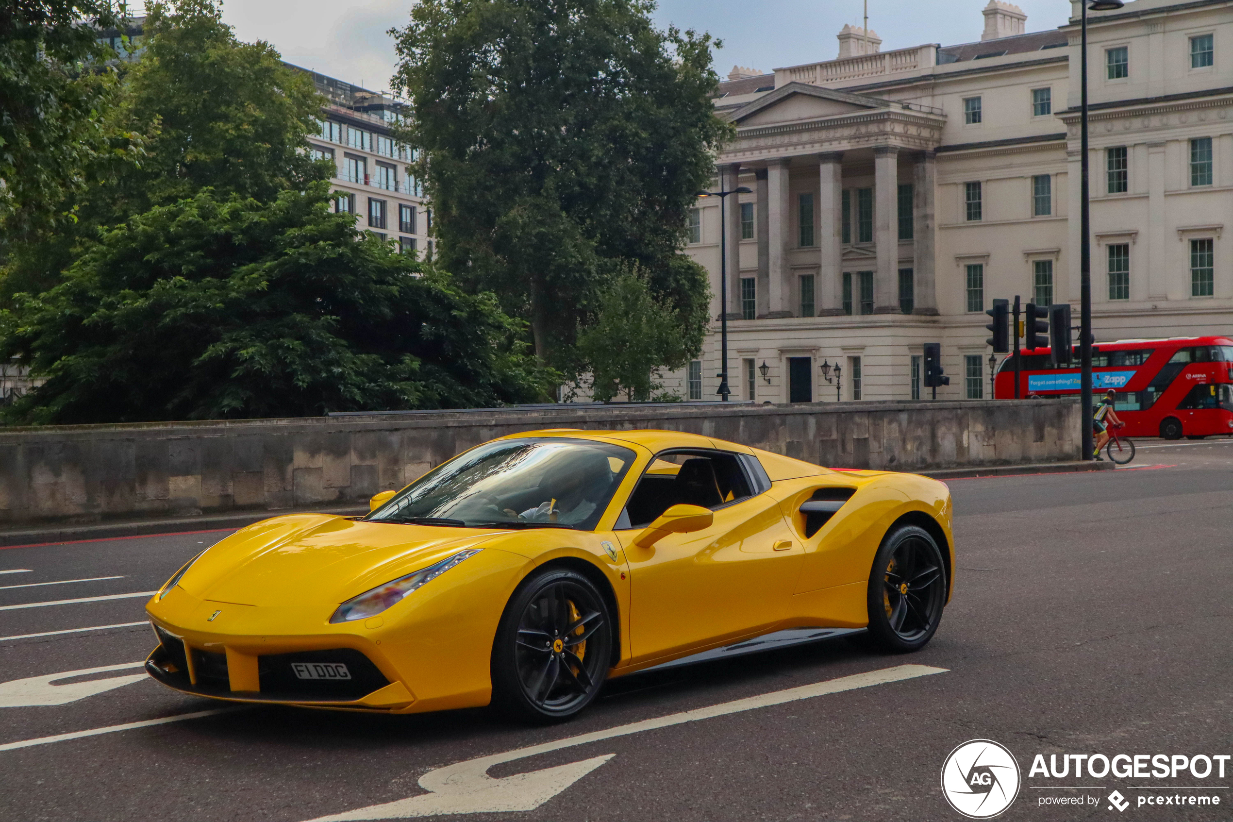 Ferrari 488 Spider