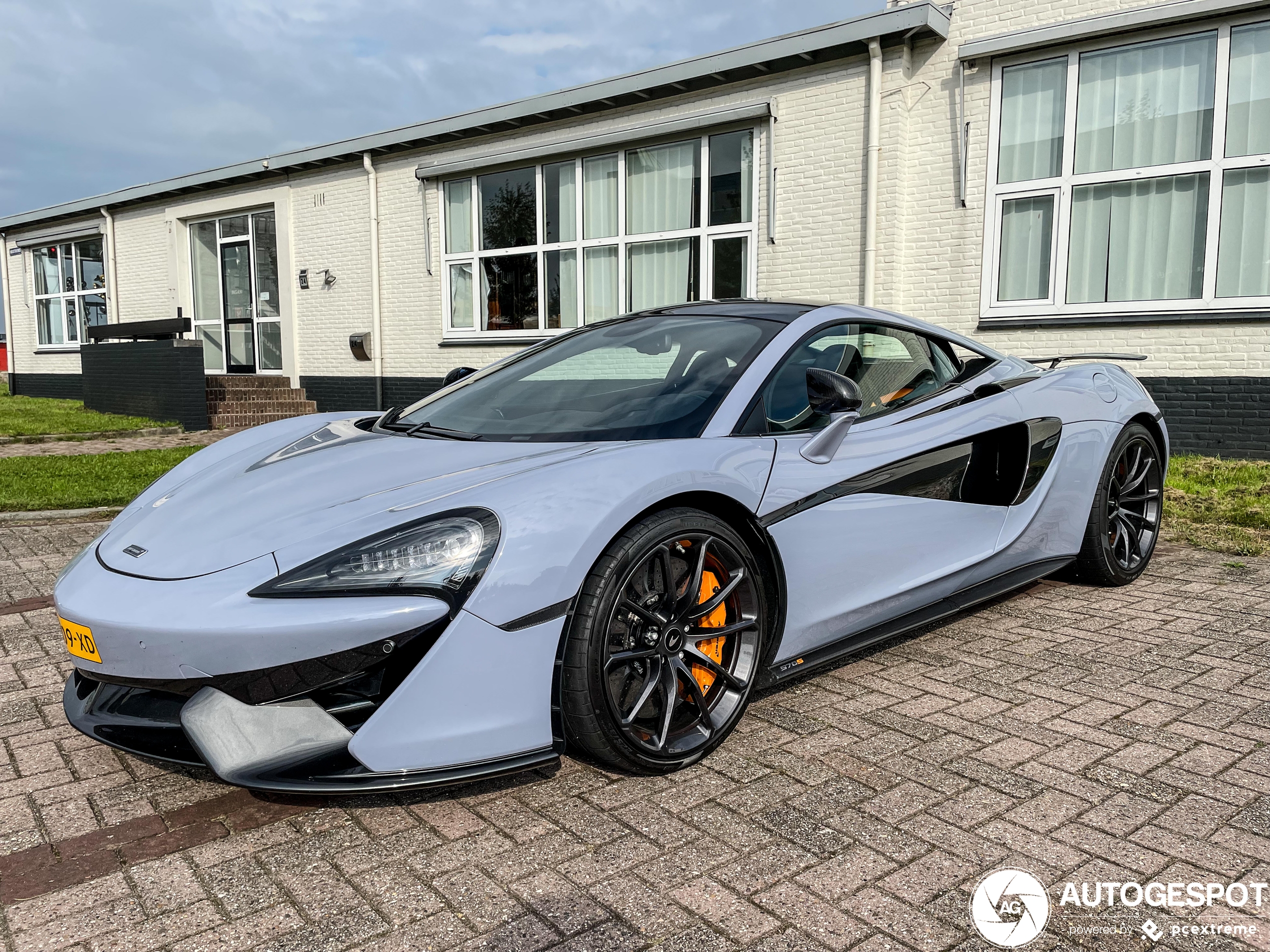 McLaren 570S