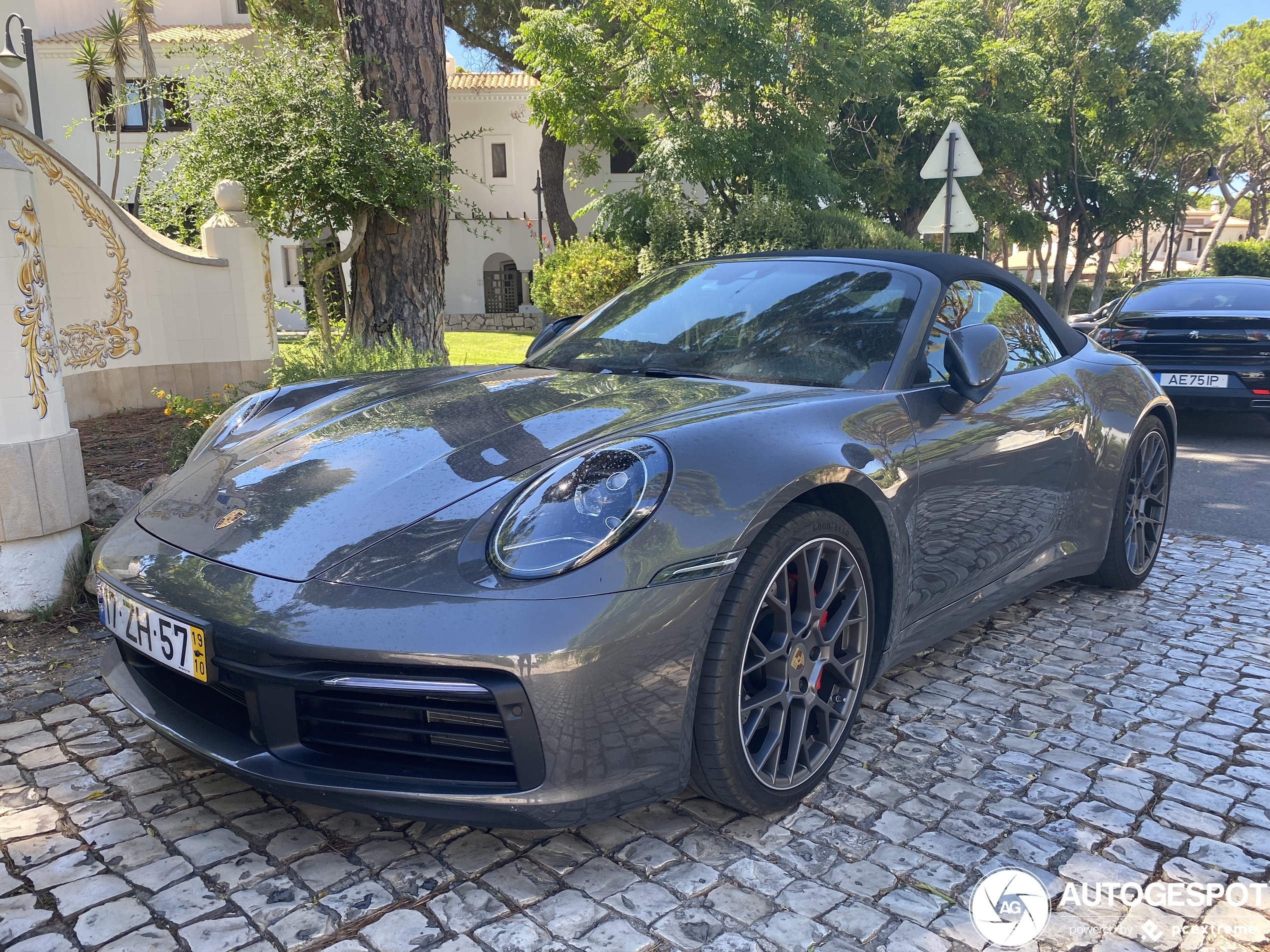 Porsche 992 Carrera 4S Cabriolet