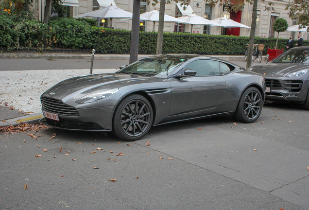 Aston Martin DB11