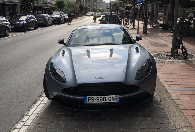 Aston Martin DB11