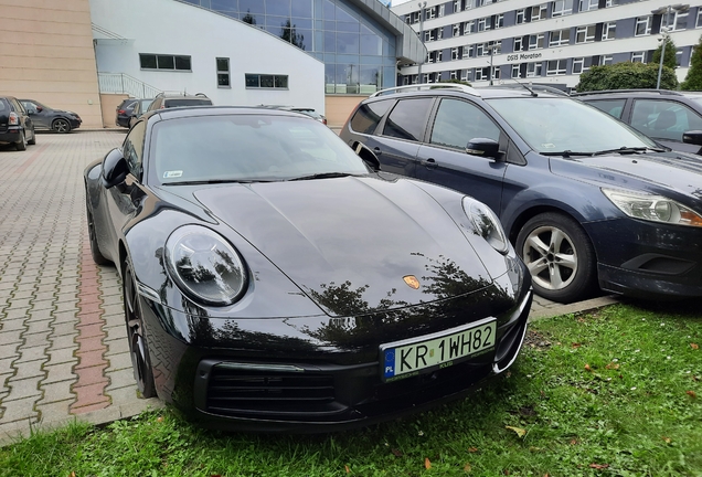 Porsche 992 Carrera 4S