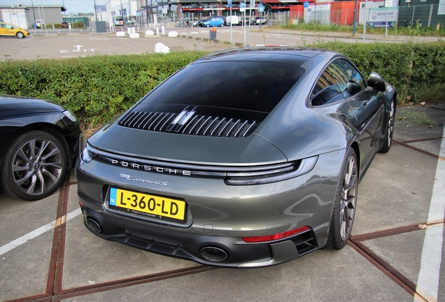 Porsche 992 Carrera 4S