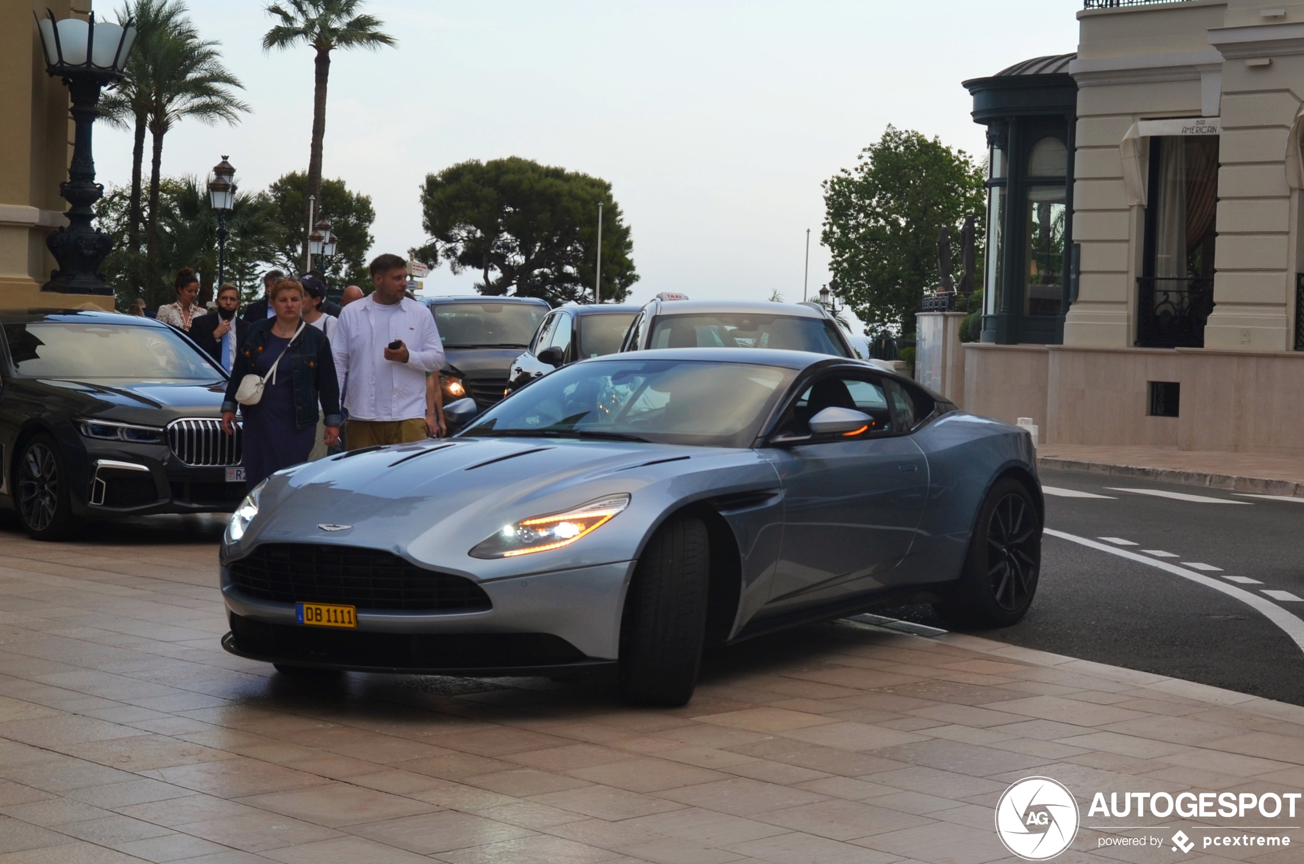 Aston Martin DB11