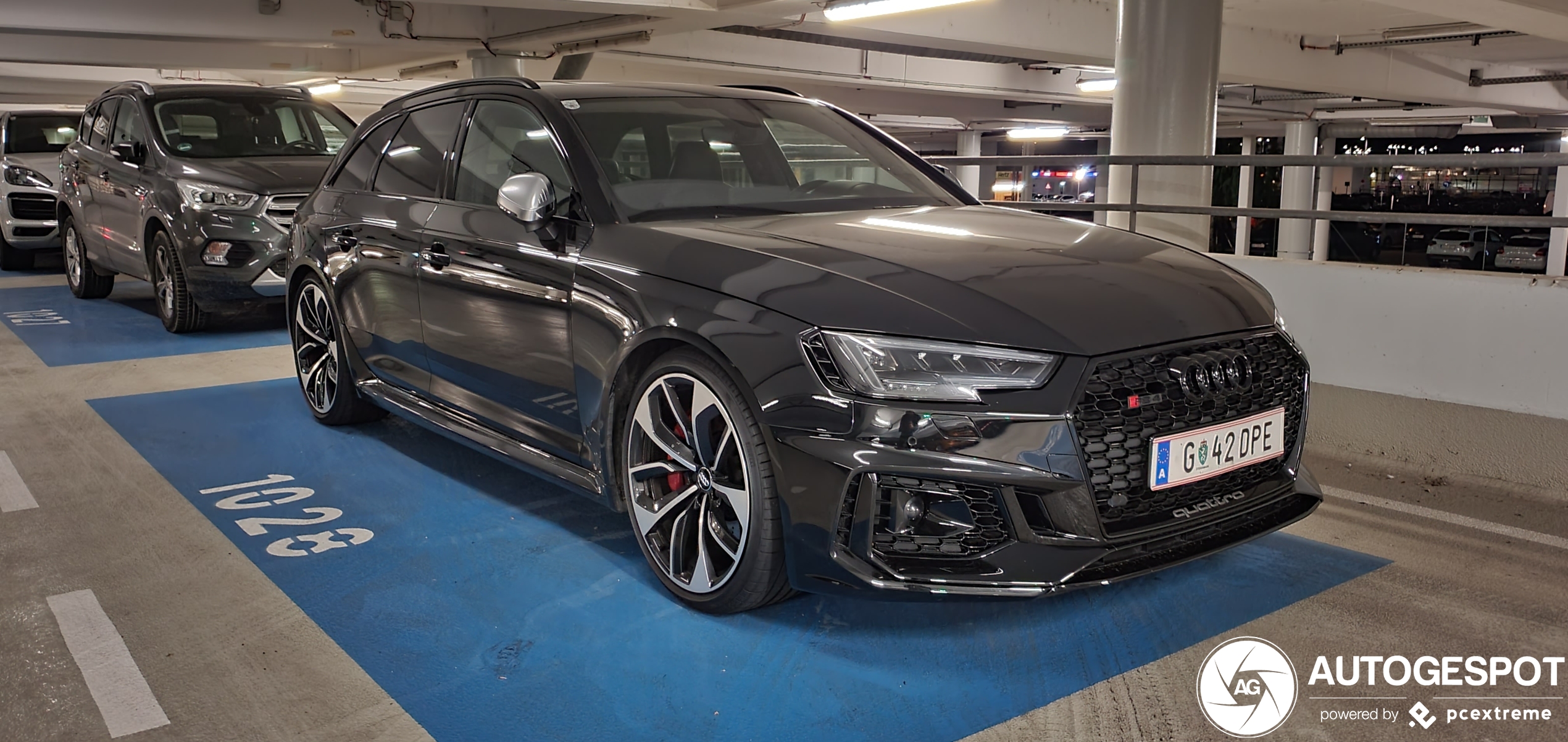 Audi RS4 Avant B9