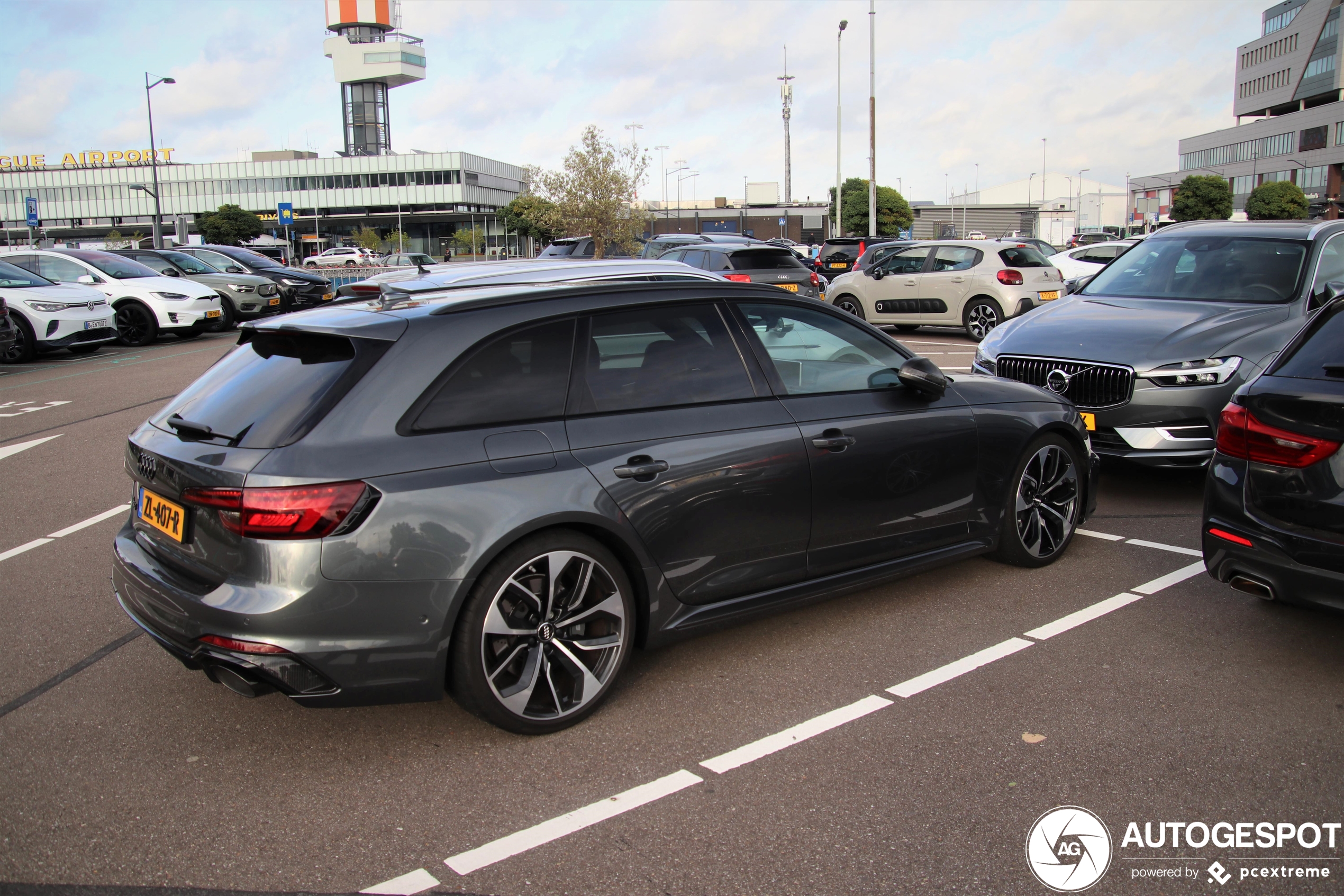 Audi RS4 Avant B9