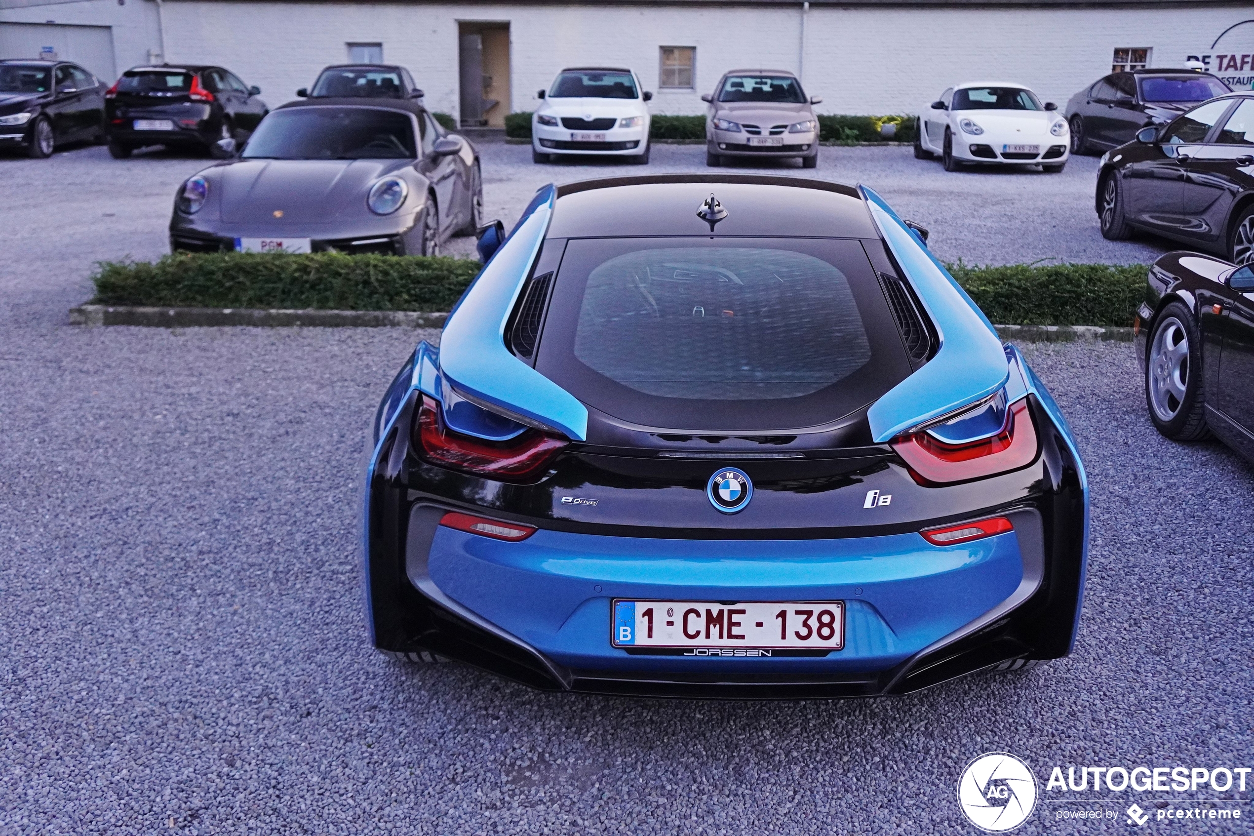 BMW i8