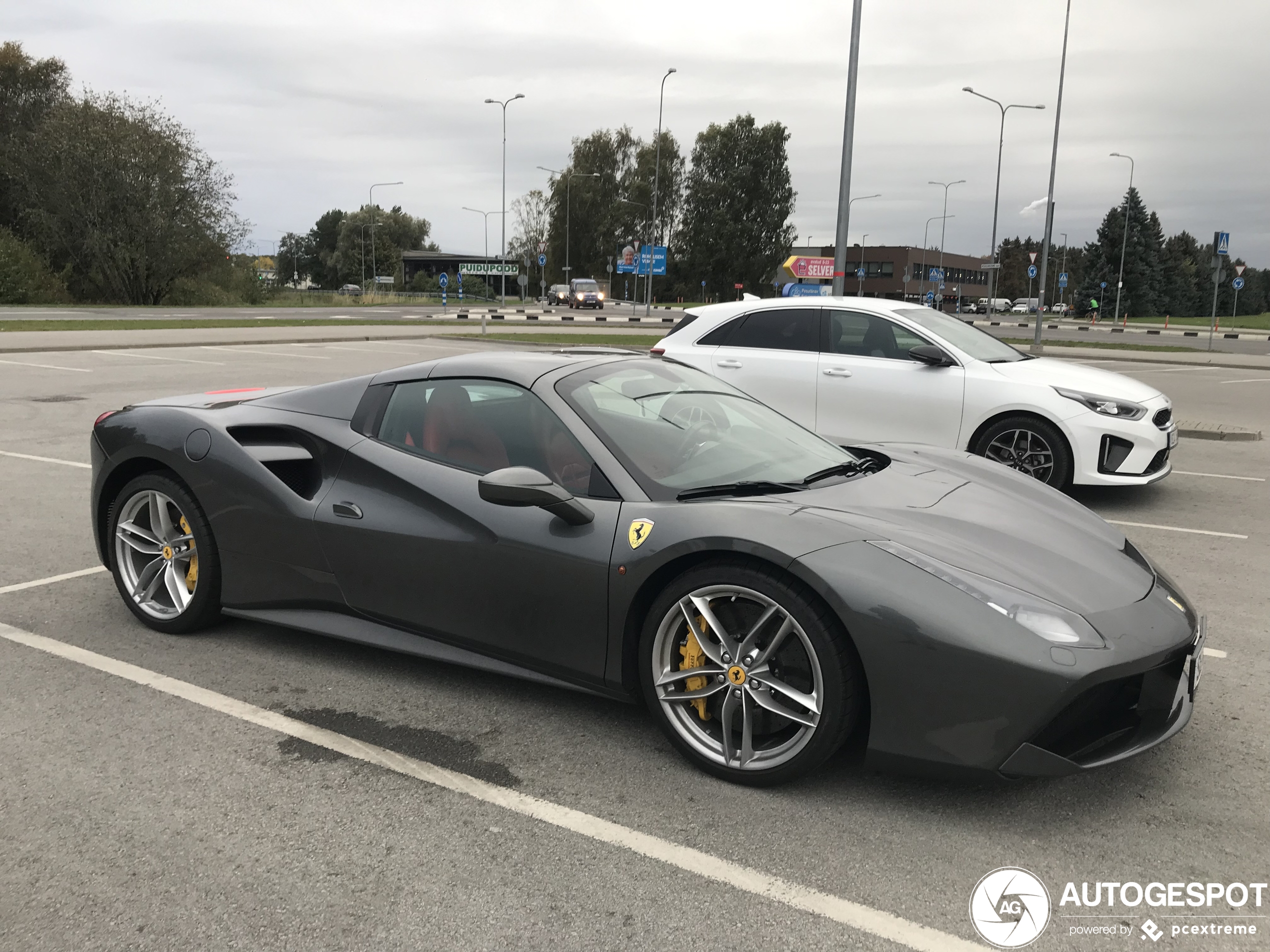 Ferrari 488 Spider - 27 September 2021 - Autogespot
