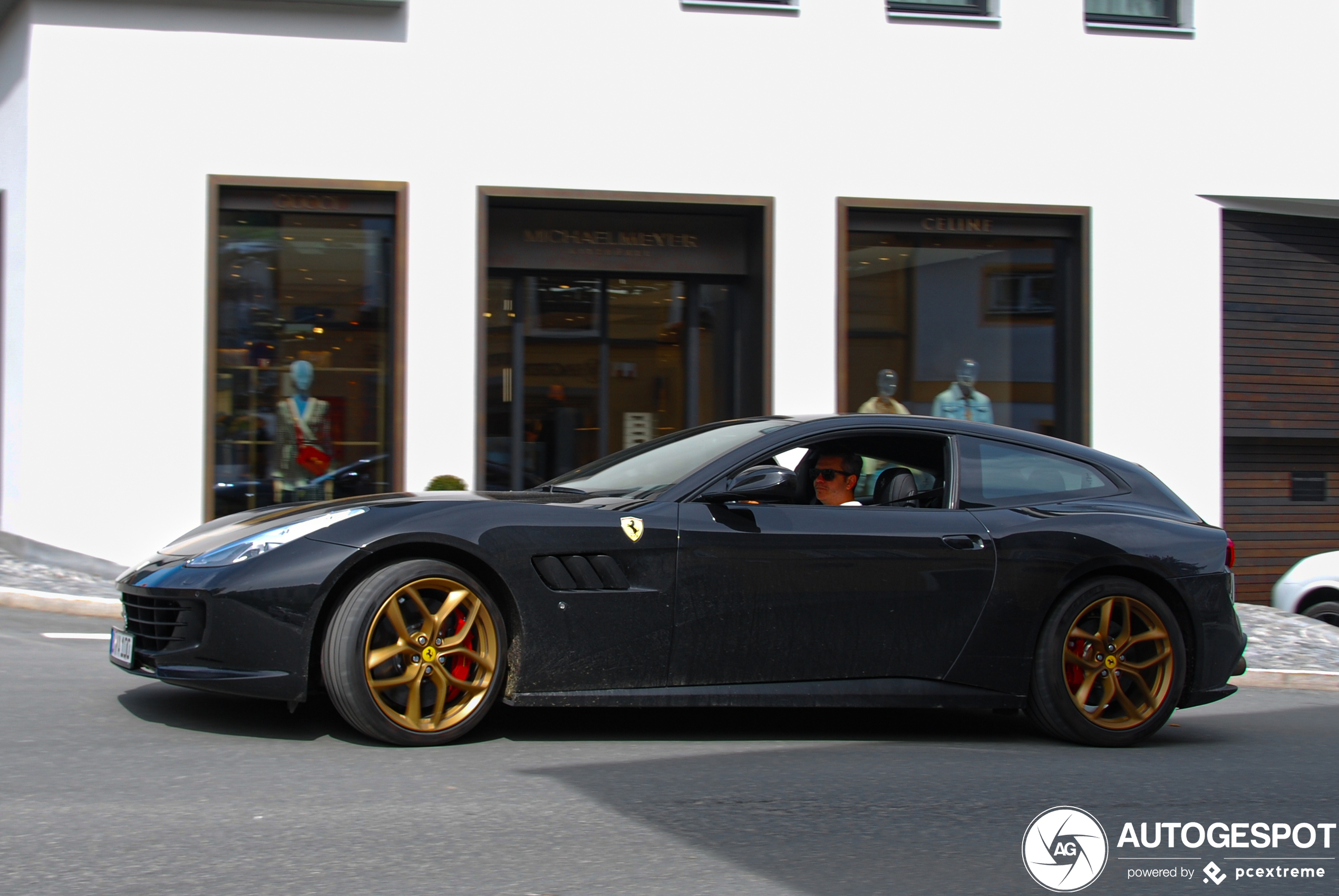 Ferrari GTC4Lusso T