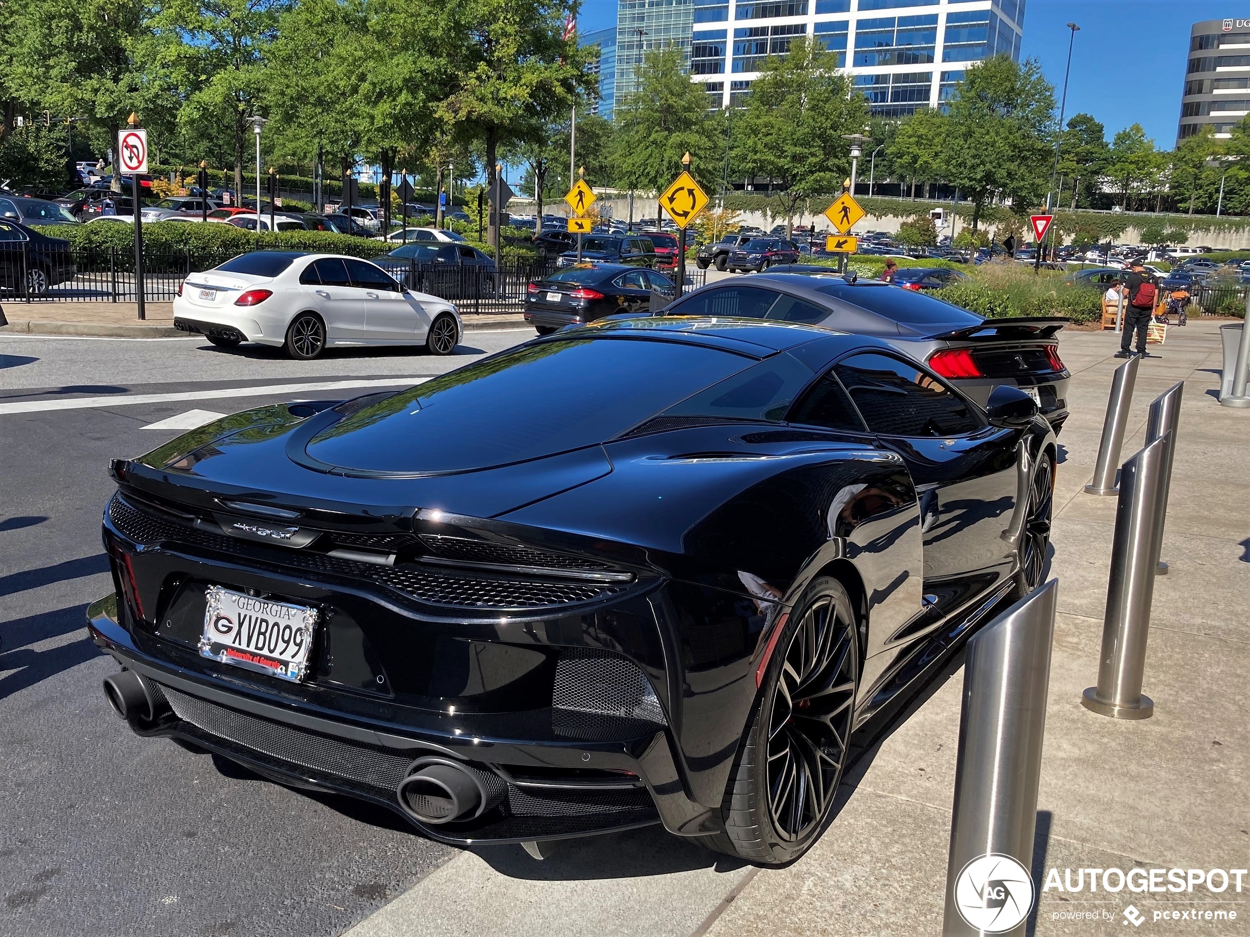 McLaren GT