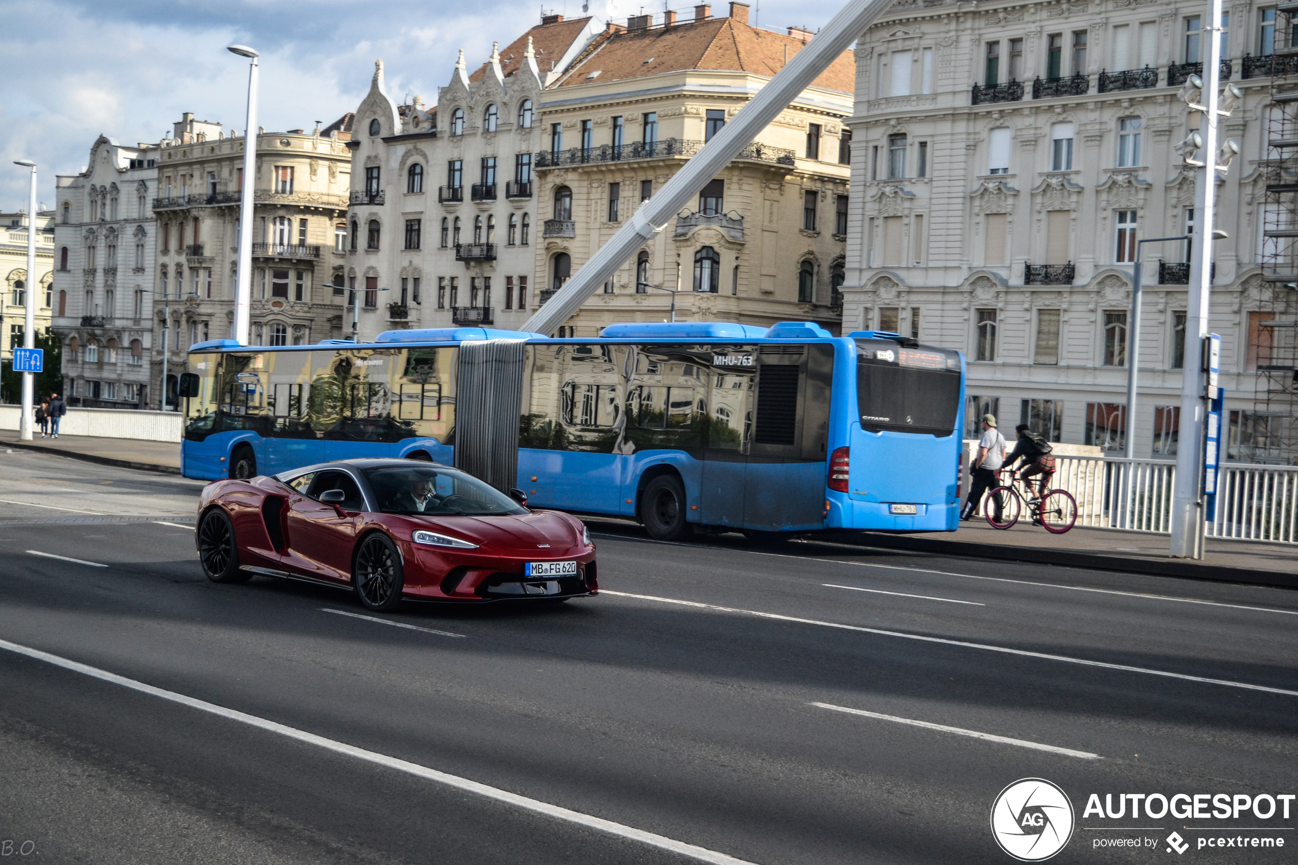 McLaren GT