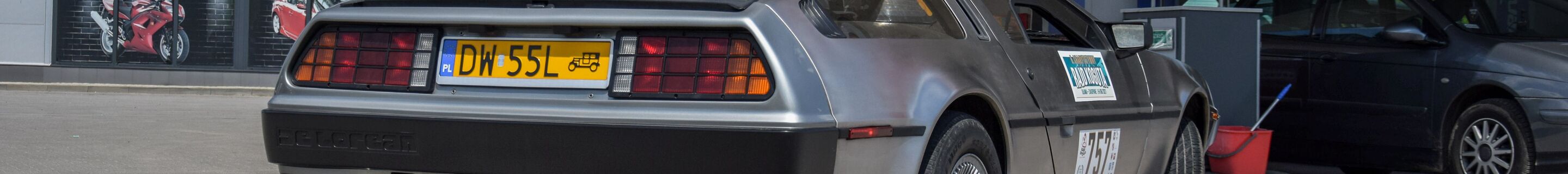 DeLorean DMC-12