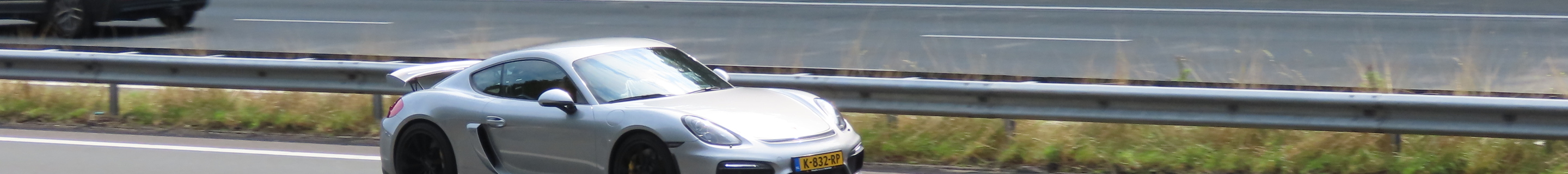 Porsche 981 Cayman GT4