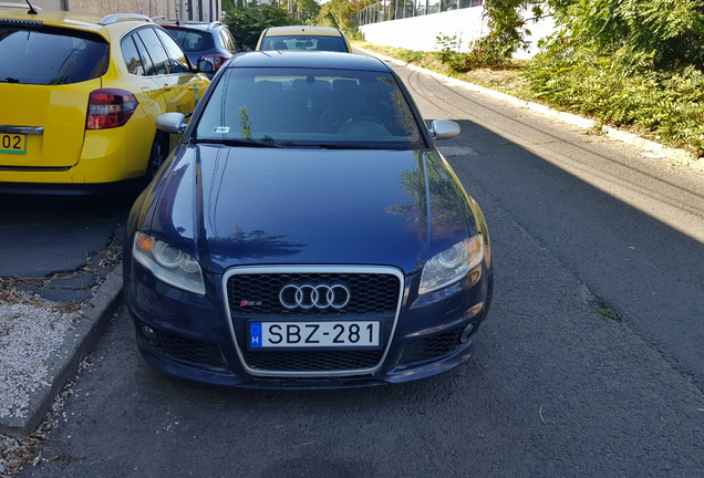 Audi RS4 Sedan