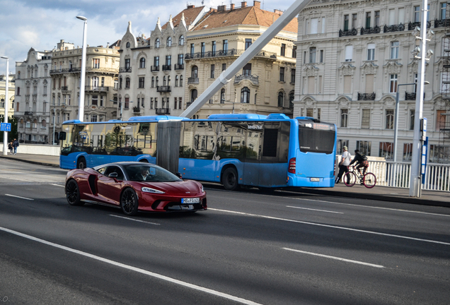 McLaren GT