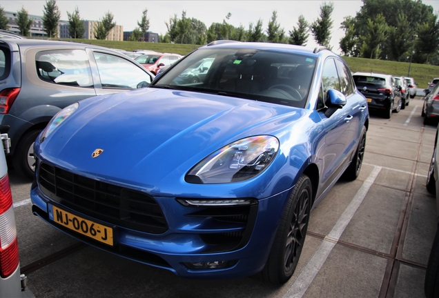 Porsche 95B Macan GTS