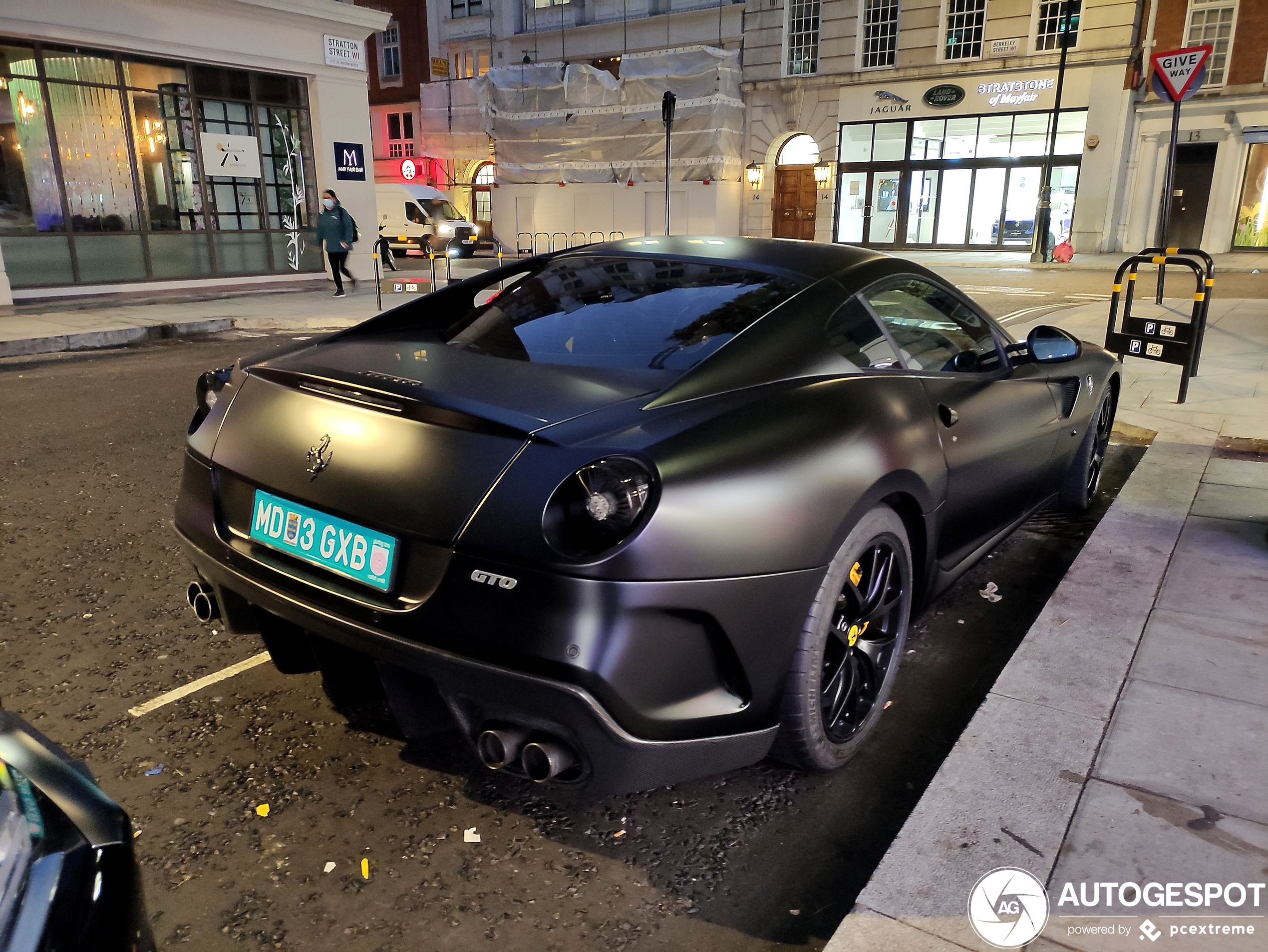 Ferrari 599 GTB doet zich voor als sterkere broer