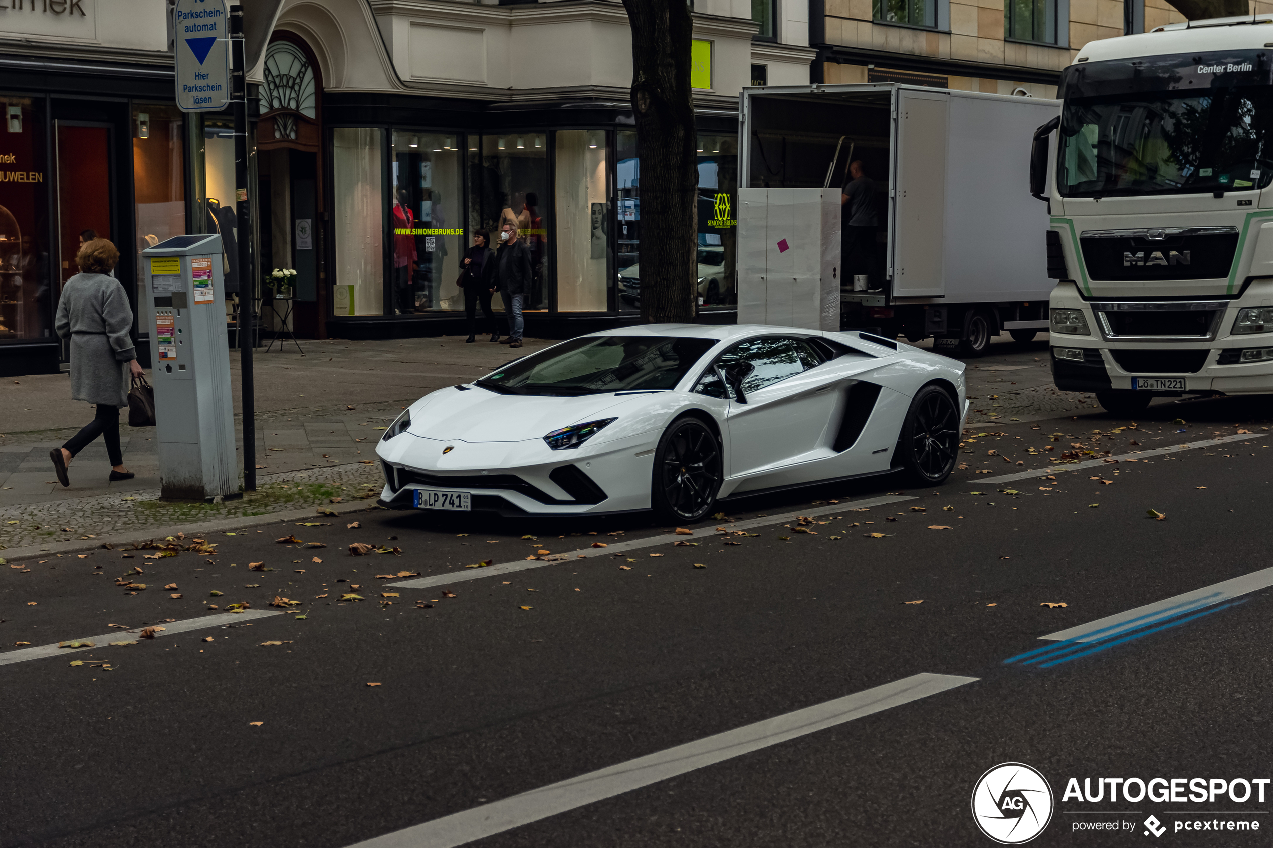 Lamborghini Aventador S LP740-4