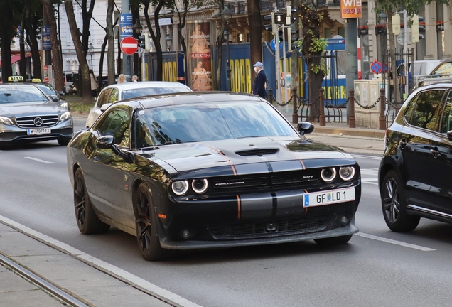 Dodge Challenger SRT-8 392