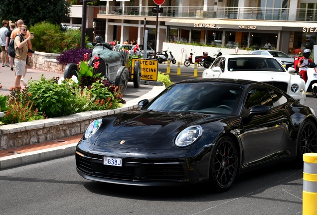 Porsche 992 Carrera 4S