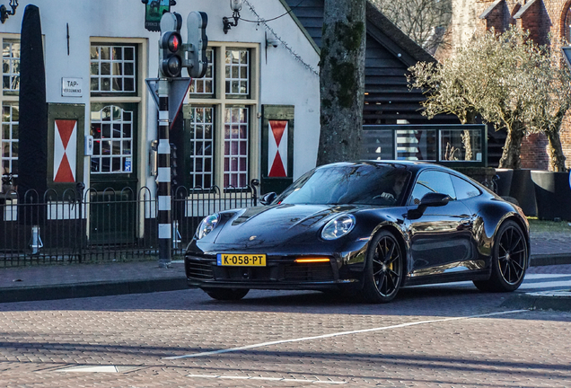 Porsche 992 Carrera 4S