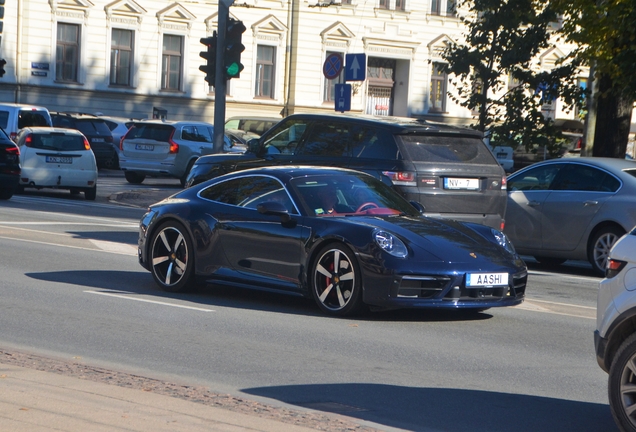 Porsche 992 Carrera 4S